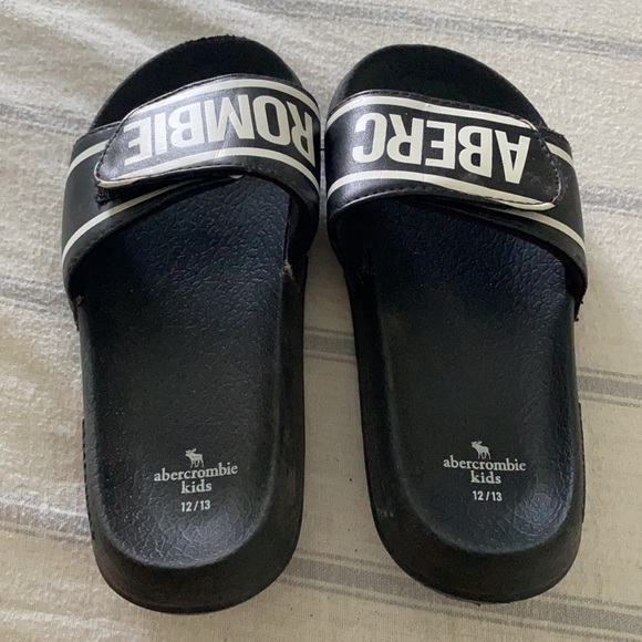 Abercrombie kids slides. Size 12/13 - Picture 3 of 7